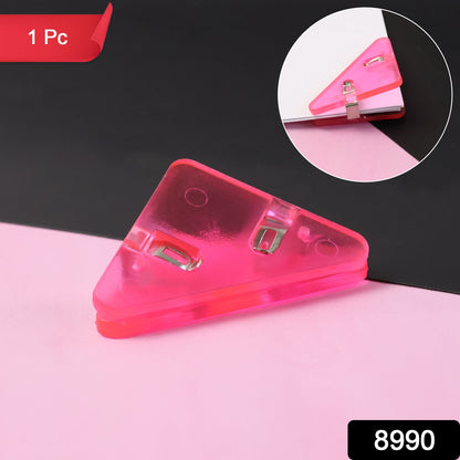 Corner clips for paper holding