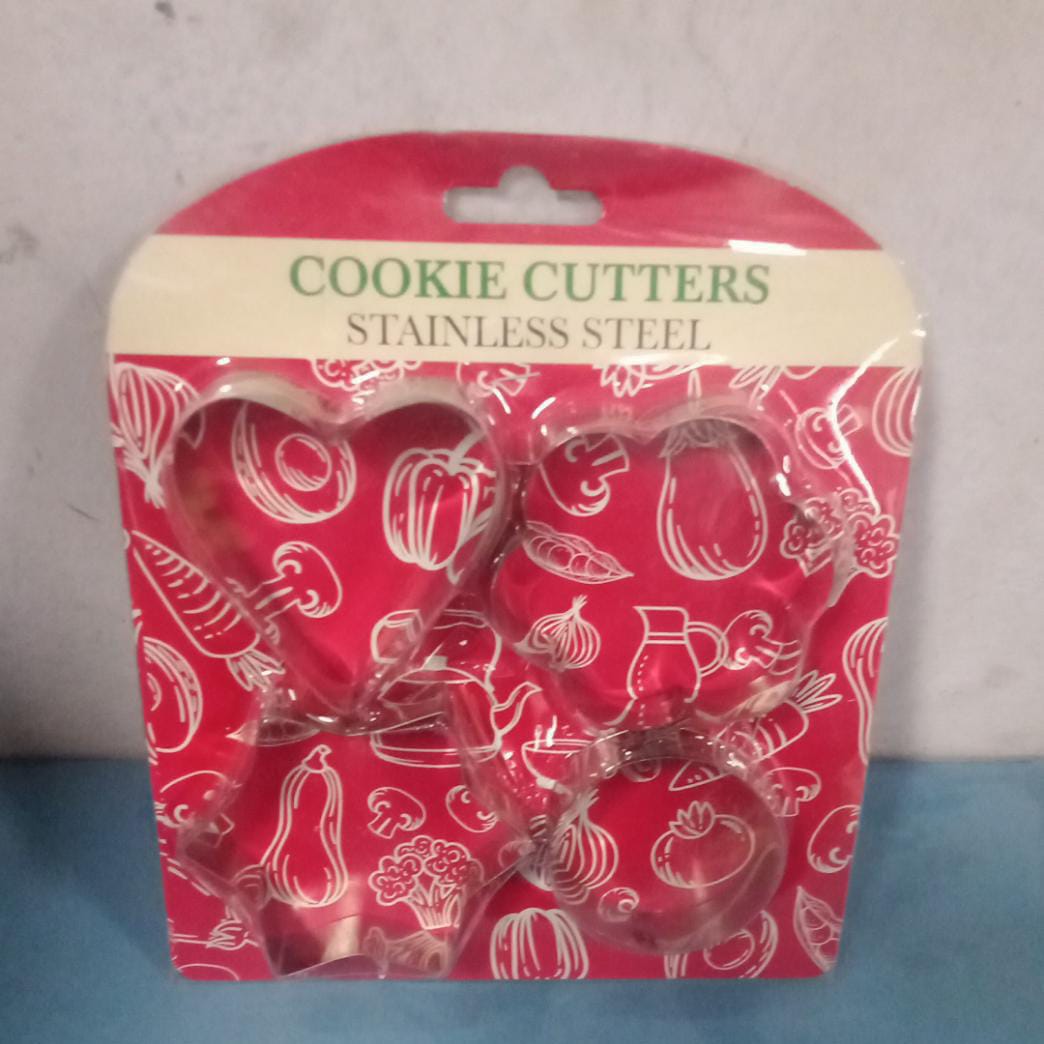 Stainless Steel Cookie Cutter Set – Heart, Star & Flower Shapes (4 Pcs)