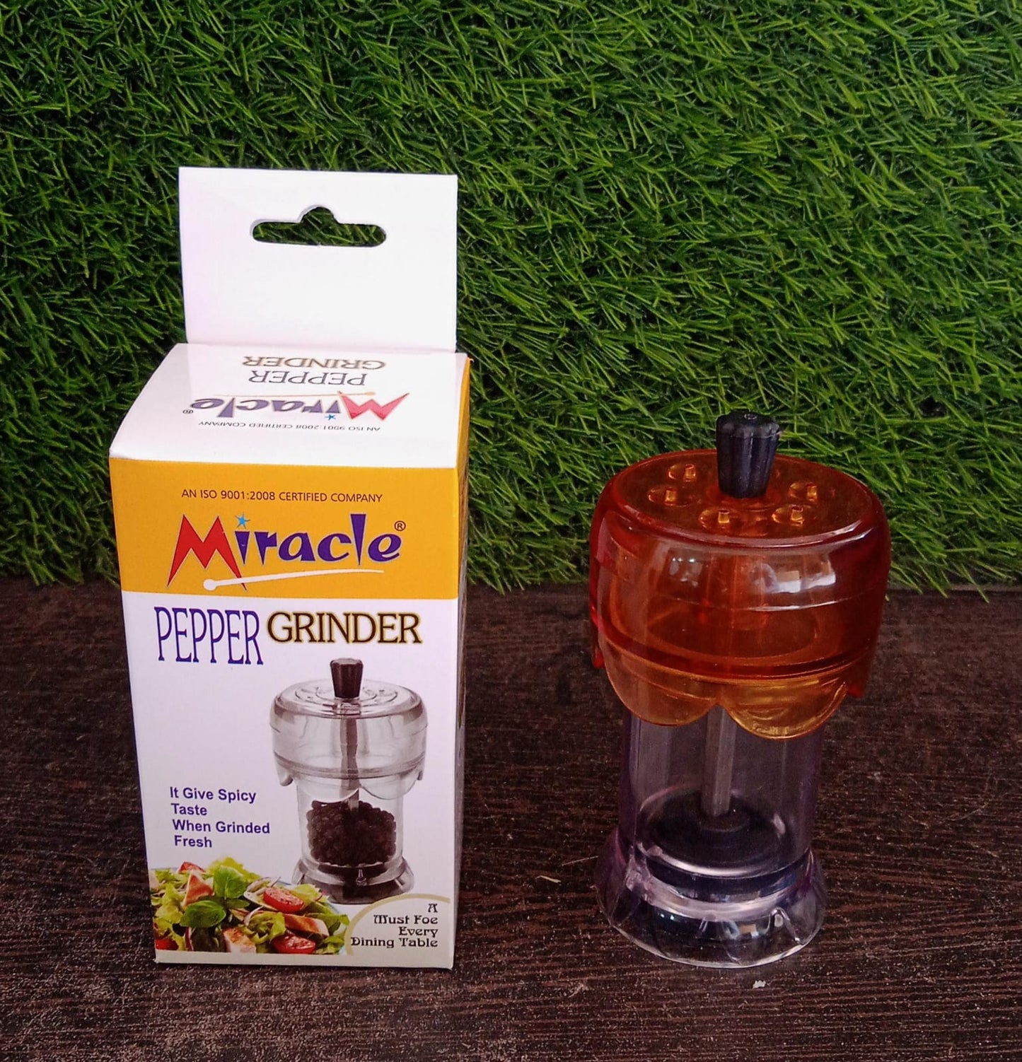 Transparent Plastic Salt and Pepper Grinder Manual Pepper Grinding Tool Crusher 1 Pc
